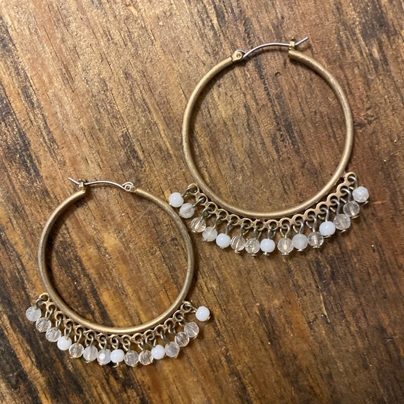 Beaded gold hoop earrings - Picture 3 of 3